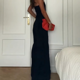 Renata – Salopetă de Damă Elegantă Fără Bretele, Croială Slim