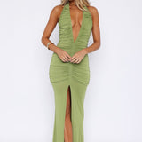 Freya – Rochie de Damă Maxi Elegantă cu Decolteu și Fustă Plisată