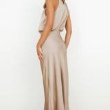 Carlina | Rochie lungă din satin cu decolteu halter