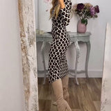 Jess – Rochie de Damă Elegantă cu Fanta și Imprimeu Strălucitor