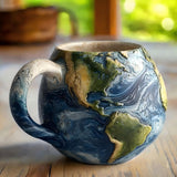 Cană Artizanală – "Bea Lumea în Mâinile Tale"