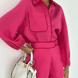 Set de pantaloni scurți și in cu detalii contrastante