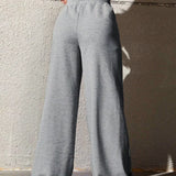 Pantaloni de trening largi, casual și eleganți pentru plimbări prin oraș