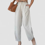 Pantaloni Scurți Plisați în Stil Old Money