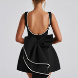 Elle – Rochie Mini de Damă cu Fundă și Perle